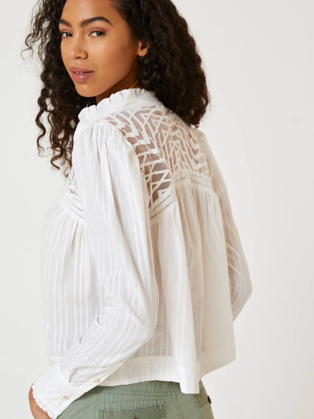 Pilcro Anthropologie White Embroidered Cotton Blouse Size 8